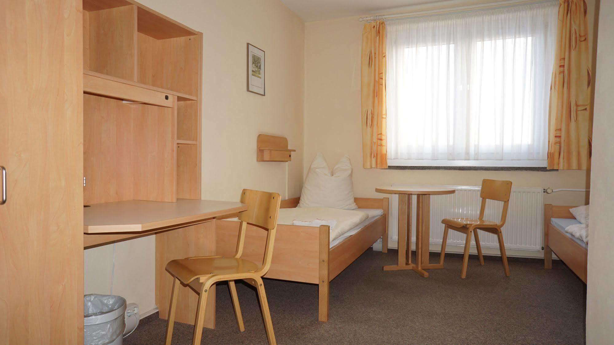 Hostel Djh - Jugendgästehaus *